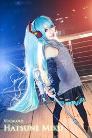 [Cosplay photo] Cute girl Bai Yizi leader - VOCALOID