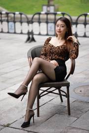 [IESS 奇思趣向] Modèle : Xiao Jie "Jupe sexy à imprimé léopard"