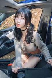 Elke maand op "Inside the Car" [COSPLAY Beautiful Girl]