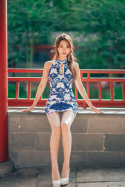 [Cosplay] Coser popular Kurokawa - Cheongsam azul e branco